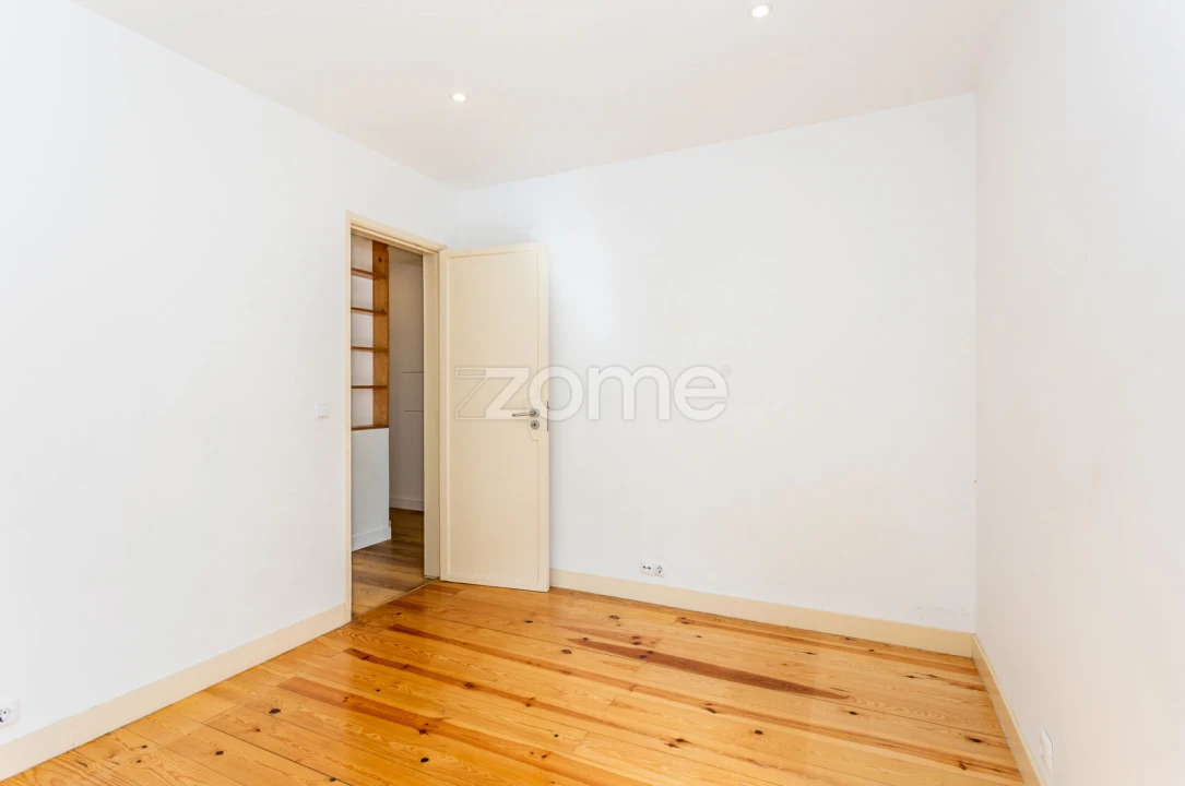 Apartamento T2 para Venda em Santo António Foto 28