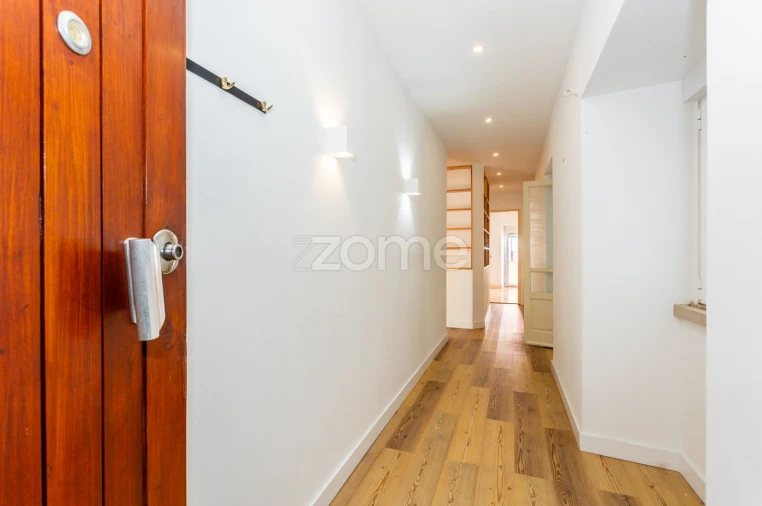 Apartamento T2 para Venda em Santo António Foto 8