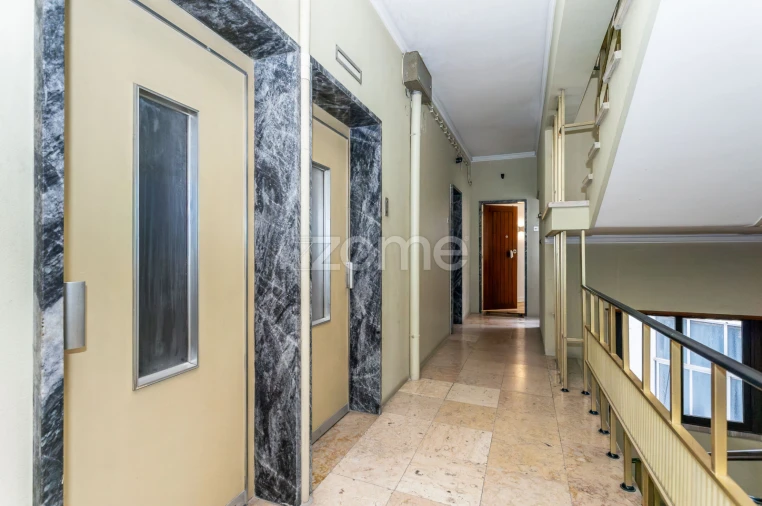 Apartamento T2 para Venda em Santo António Foto 7
