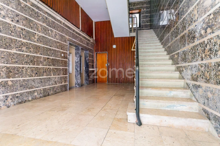 Apartamento T2 para Venda em Santo António Foto 6
