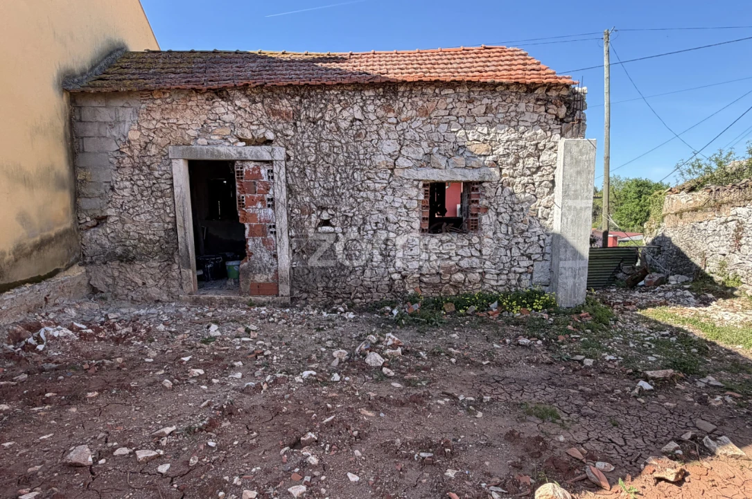 Moradia T1 para Venda em São Martinho de Árvore e Lamarosa Foto 3