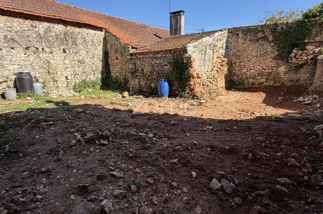 Moradia T1 para Venda em São Martinho de Árvore e Lamarosa Foto 5