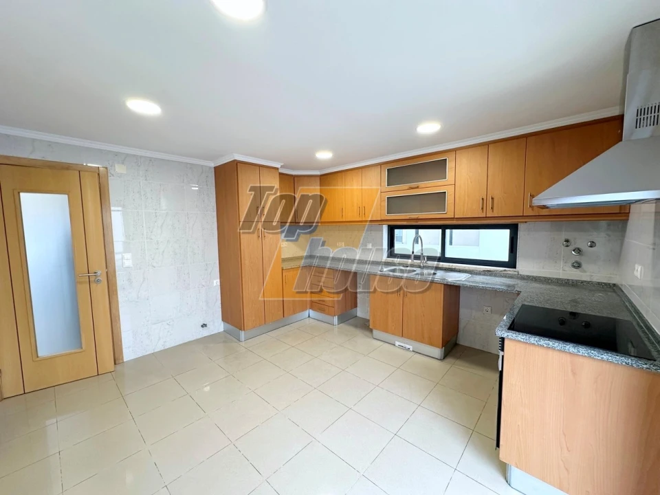 Moradia T5 para Venda em Laranjeiro e Feijó Foto 10