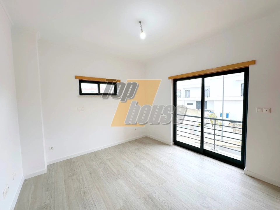 Moradia T5 para Venda em Laranjeiro e Feijó Foto 20