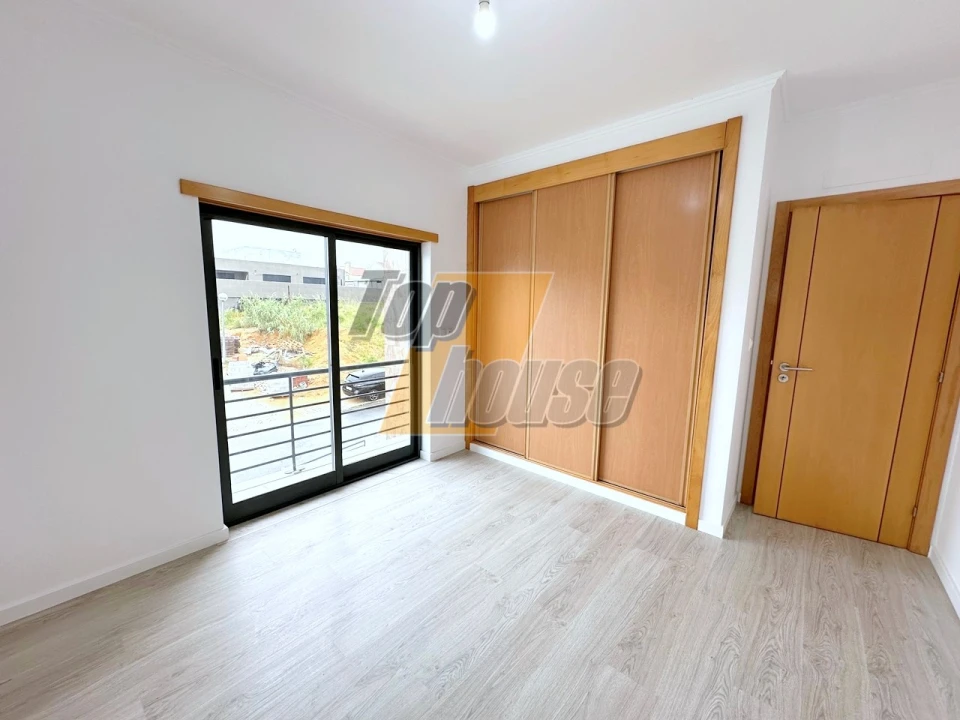 Moradia T5 para Venda em Laranjeiro e Feijó Foto 21