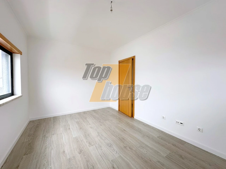 Moradia T5 para Venda em Laranjeiro e Feijó Foto 31