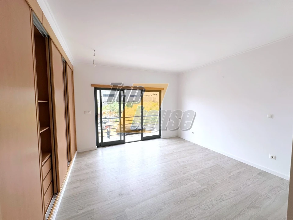 Moradia T5 para Venda em Laranjeiro e Feijó Foto 32