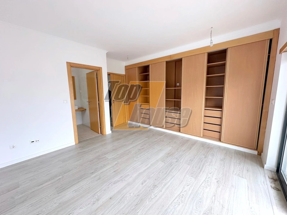 Moradia T5 para Venda em Laranjeiro e Feijó Foto 33