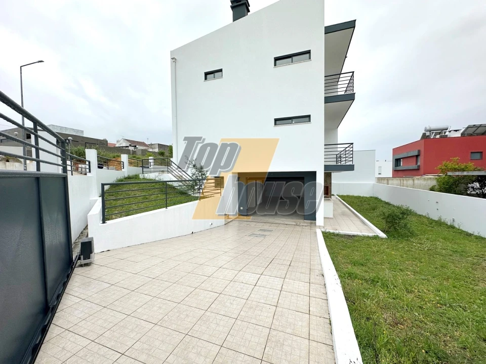 Moradia T5 para Venda em Laranjeiro e Feijó Foto 45