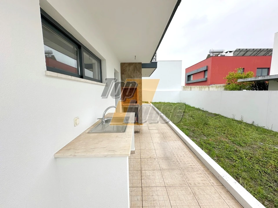 Moradia T5 para Venda em Laranjeiro e Feijó Foto 46