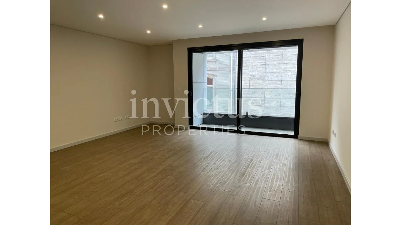 Apartamento T3 para Venda em Cedofeita, Santo Ildefonso, Sé, Miragaia, São Nicolau e Vitória Foto 2