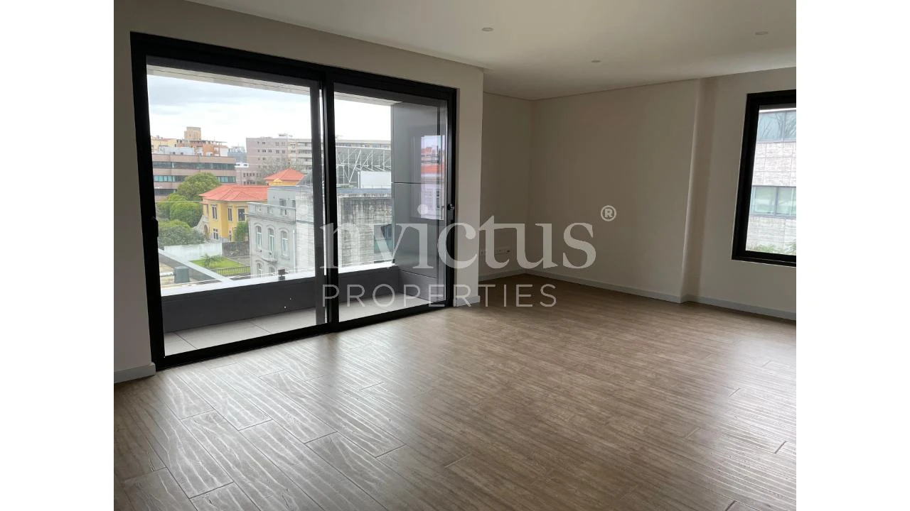 Apartamento T3 para Venda em Cedofeita, Santo Ildefonso, Sé, Miragaia, São Nicolau e Vitória Foto 3