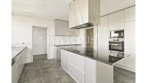 Apartamento T4 para Venda em Cedofeita, Santo Ildefonso, Sé, Miragaia, São Nicolau e Vitória