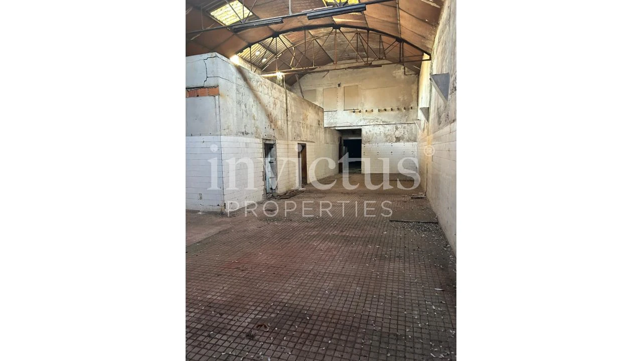 Prédio para Venda em Milheiros Foto 7