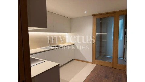 Apartamento T2 para Arrendamento em Cedofeita, Santo Ildefonso, Sé, Miragaia, São Nicolau e Vitória