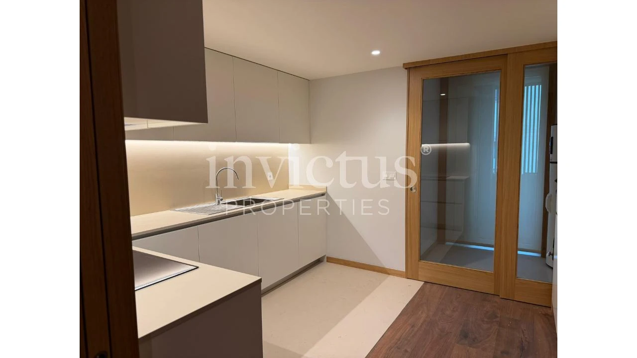 Apartamento T2 para Arrendamento em Cedofeita, Santo Ildefonso, Sé, Miragaia, São Nicolau e Vitória Foto 4