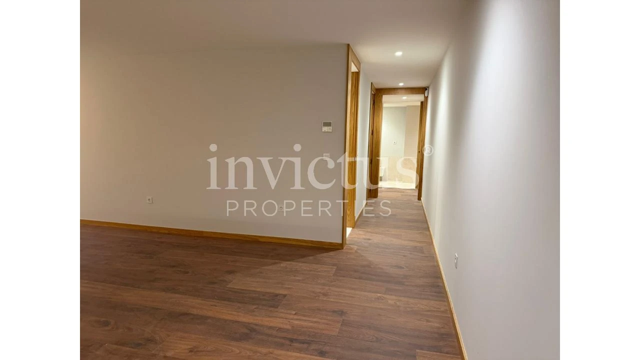 Apartamento T2 para Arrendamento em Cedofeita, Santo Ildefonso, Sé, Miragaia, São Nicolau e Vitória Foto 12