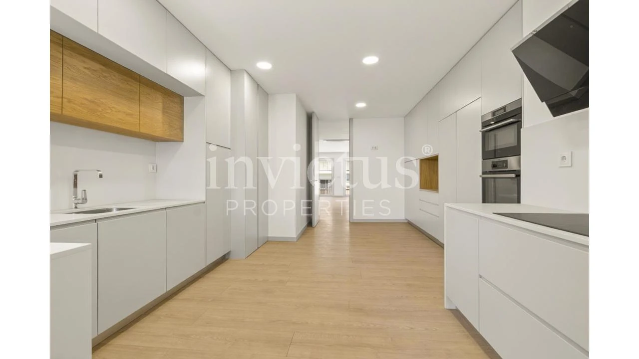 Apartamento T4 para Venda em Bonfim Foto 8