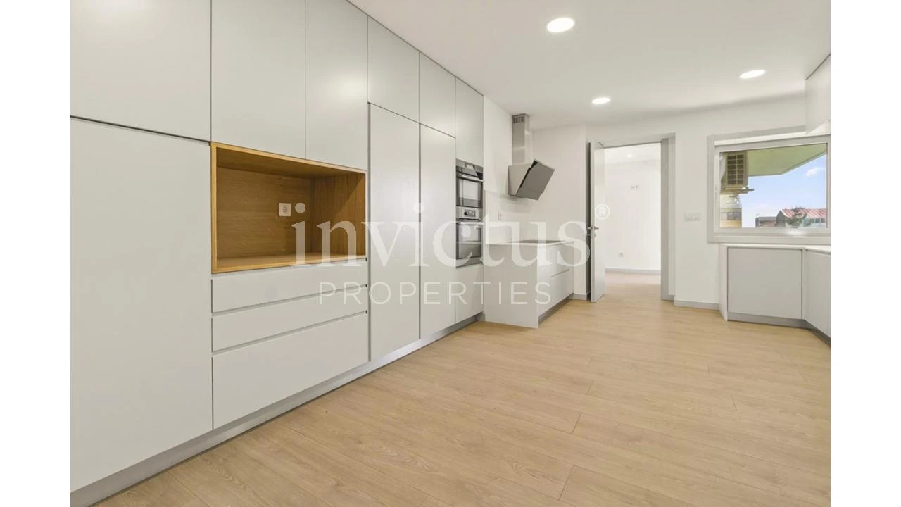 Apartamento T4 para Venda em Bonfim Foto 10
