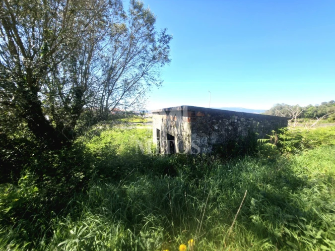 Terreno para Venda em Mazarefes e Vila Fria Foto 2