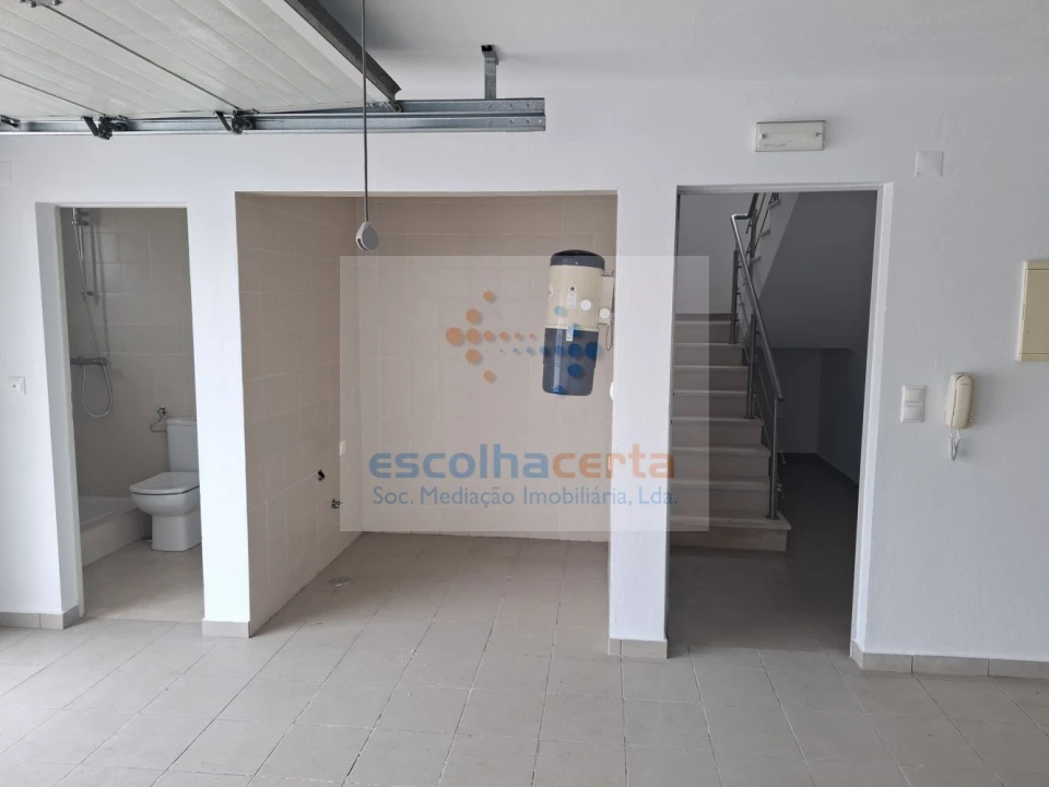 Moradia T5 para Venda em Laranjeiro e Feijó Foto 23