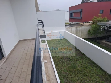 Moradia T5 para Venda em Laranjeiro e Feijó