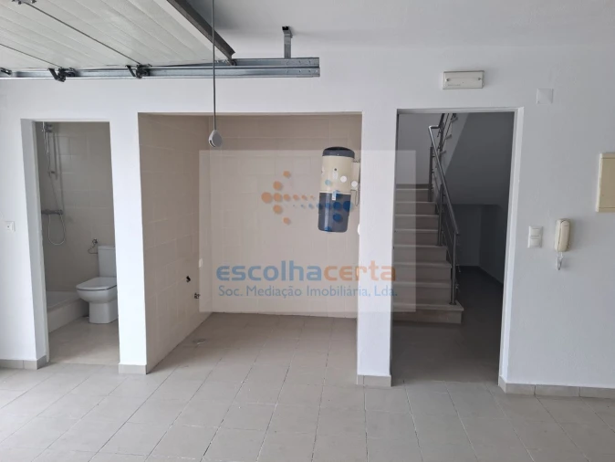 Moradia T5 para Venda em Laranjeiro e Feijó Foto 23