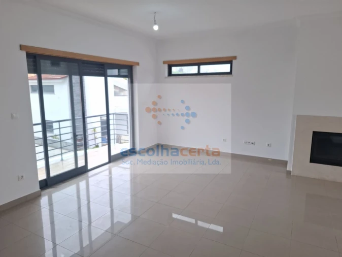 Moradia T5 para Venda em Laranjeiro e Feijó Foto 6