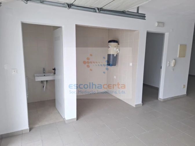 Moradia T5 para Venda em Laranjeiro e Feijó Foto 22