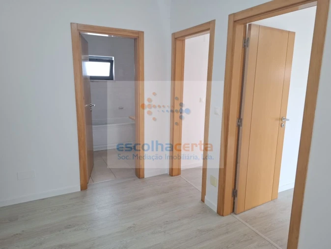 Moradia T5 para Venda em Laranjeiro e Feijó Foto 17