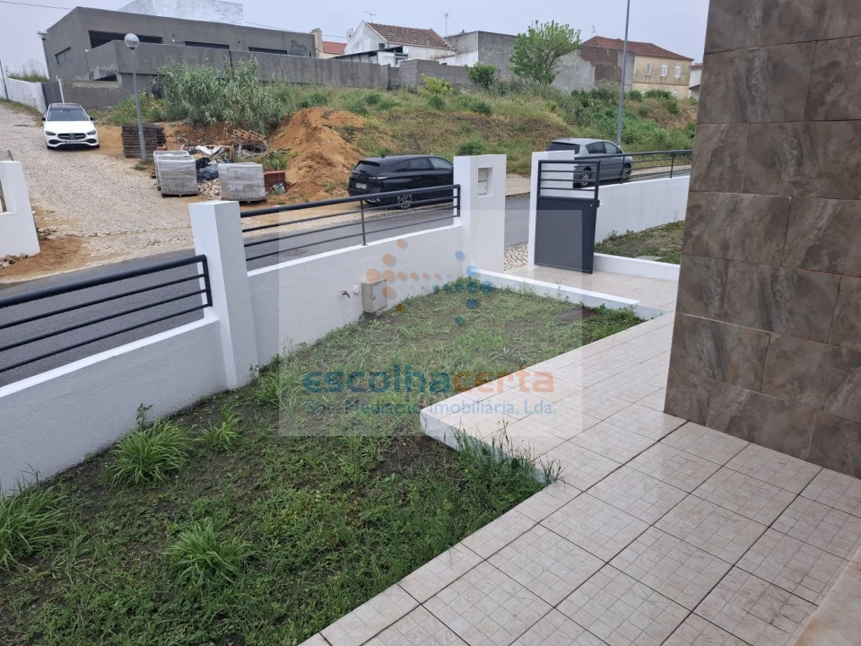 Moradia T5 para Venda em Laranjeiro e Feijó Foto 27