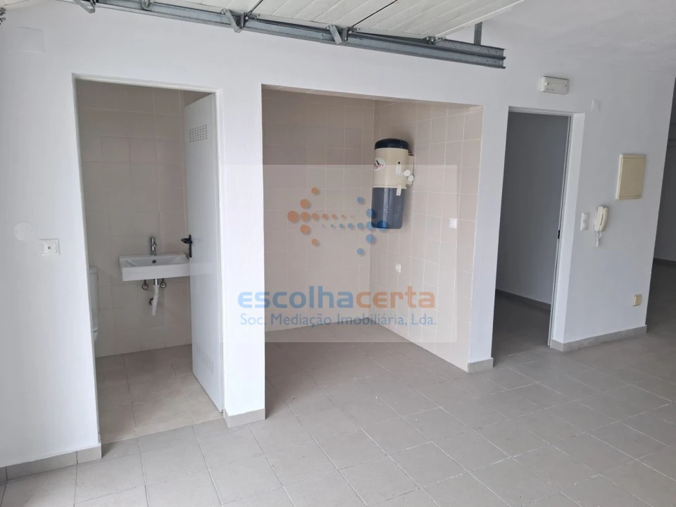 Moradia T5 para Venda em Laranjeiro e Feijó Foto 22