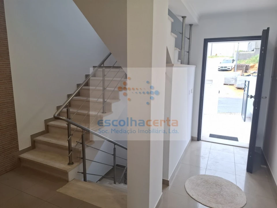 Moradia T5 para Venda em Laranjeiro e Feijó Foto 9