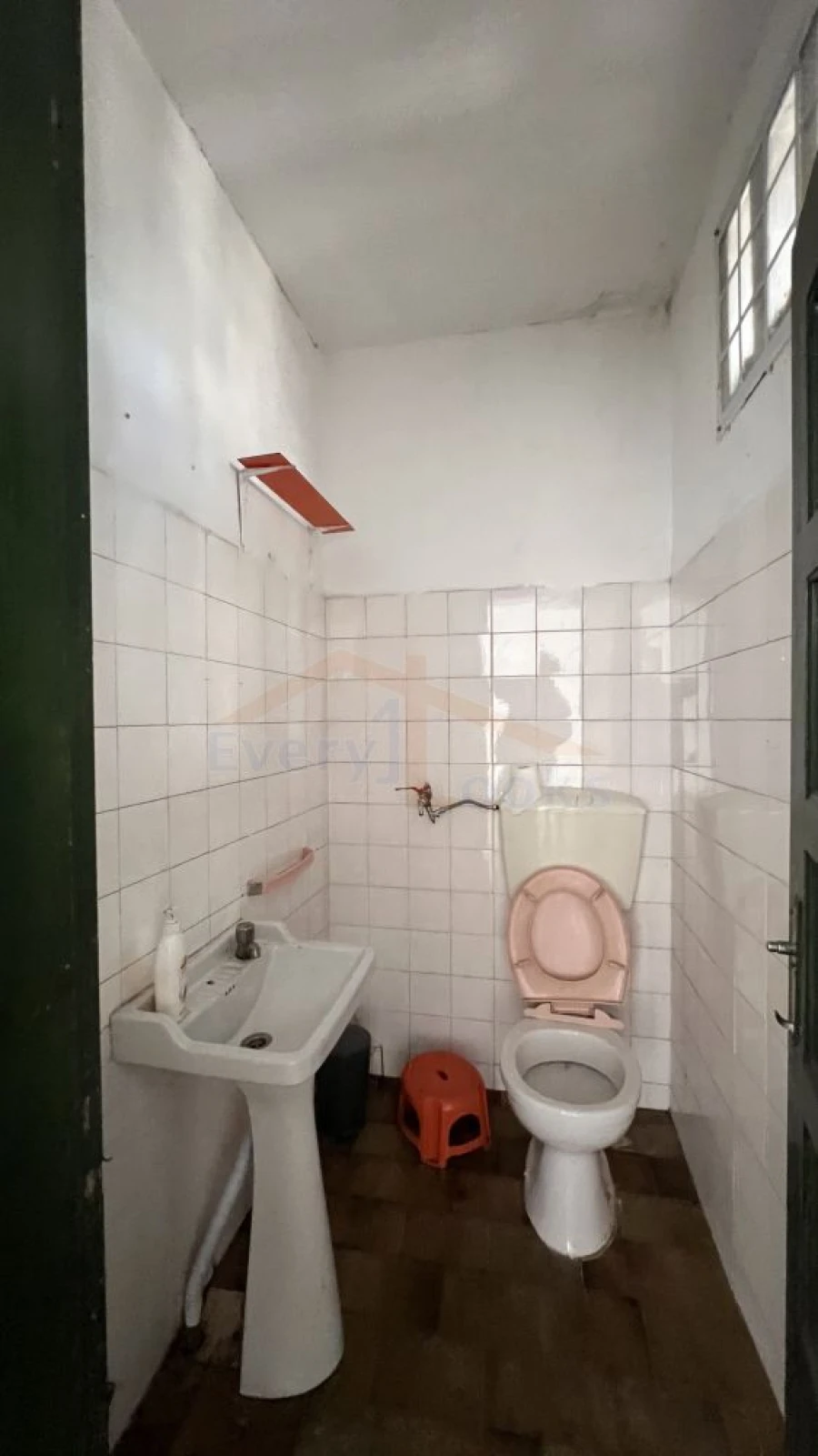 Loja para Arrendamento em Atouguia da Baleia Foto 10