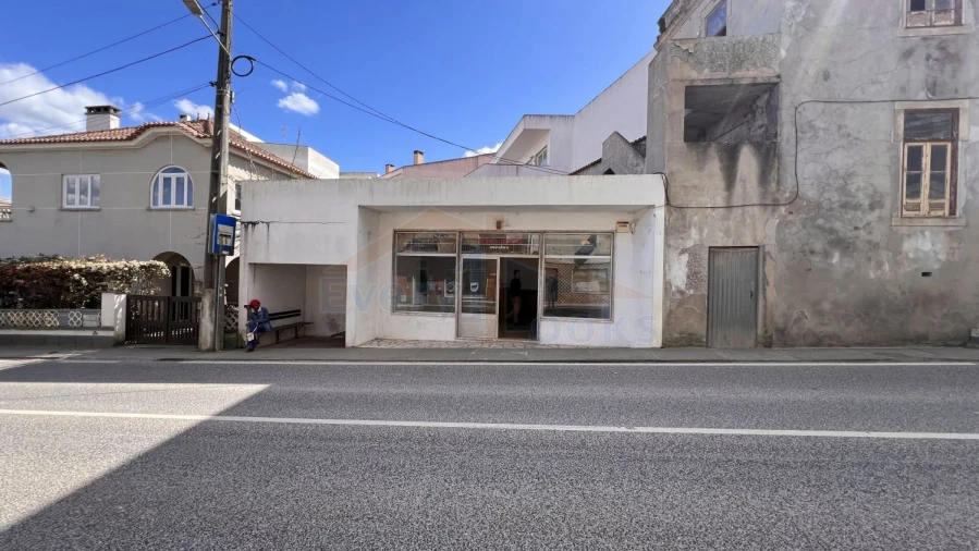 Loja para Arrendamento em Atouguia da Baleia Foto 5