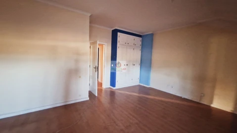 Apartamento T1 para Venda em Aradas