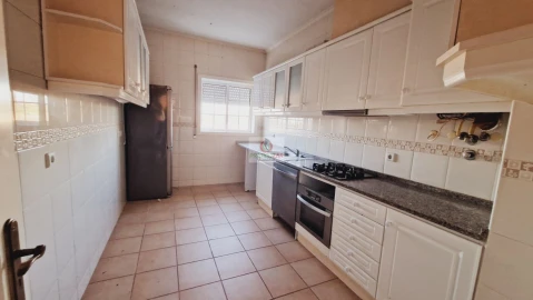 Apartamento T1 para Venda em Aradas