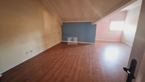 Apartamento T1 para Venda em Aradas