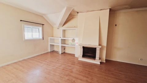 Apartamento T1 para Venda em Aradas