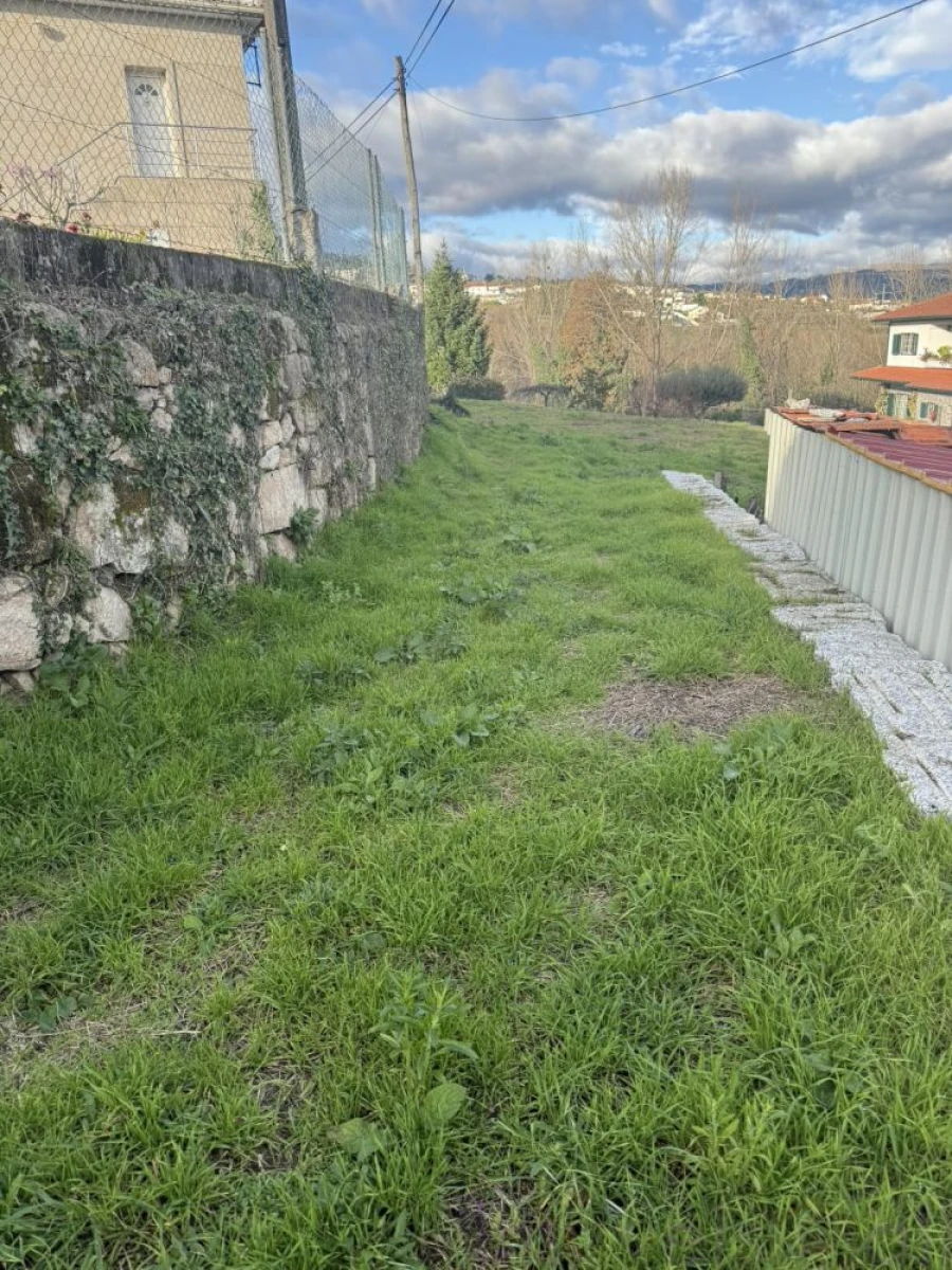 Terreno para Venda em Golães Foto 5