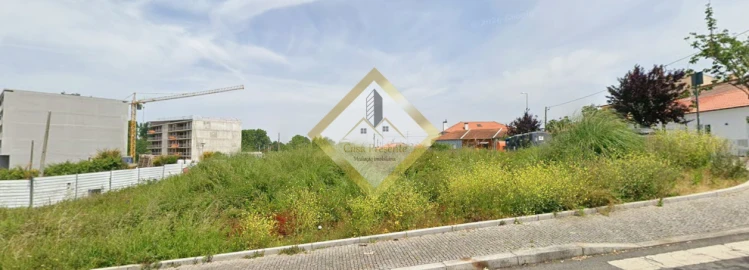 Terreno para Venda em Oliveira do Douro