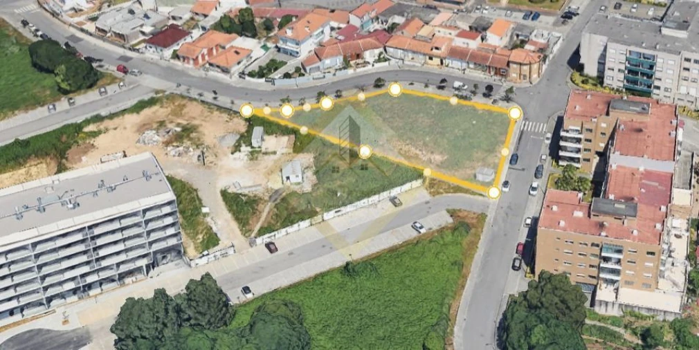 Terreno para Venda em Oliveira do Douro Foto 4
