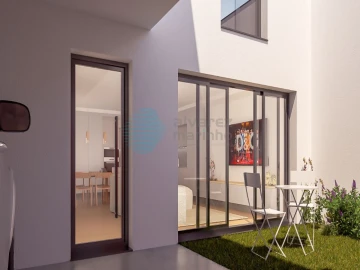 Armazém para Venda em Tornada e Salir do Porto