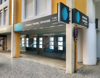 Armazém para Venda em Tornada e Salir do Porto