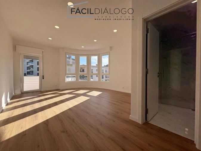 Apartamento T2 para Venda em Sesimbra (Castelo)