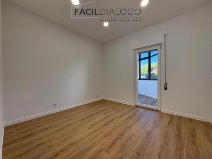 Apartamento T2 para Venda em Sesimbra (Castelo) Foto 10