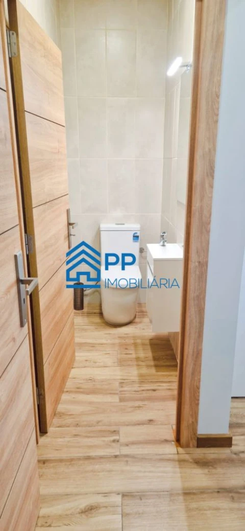 Moradia T6 para Venda em Paranhos