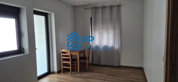 Moradia T6 para Venda em Paranhos