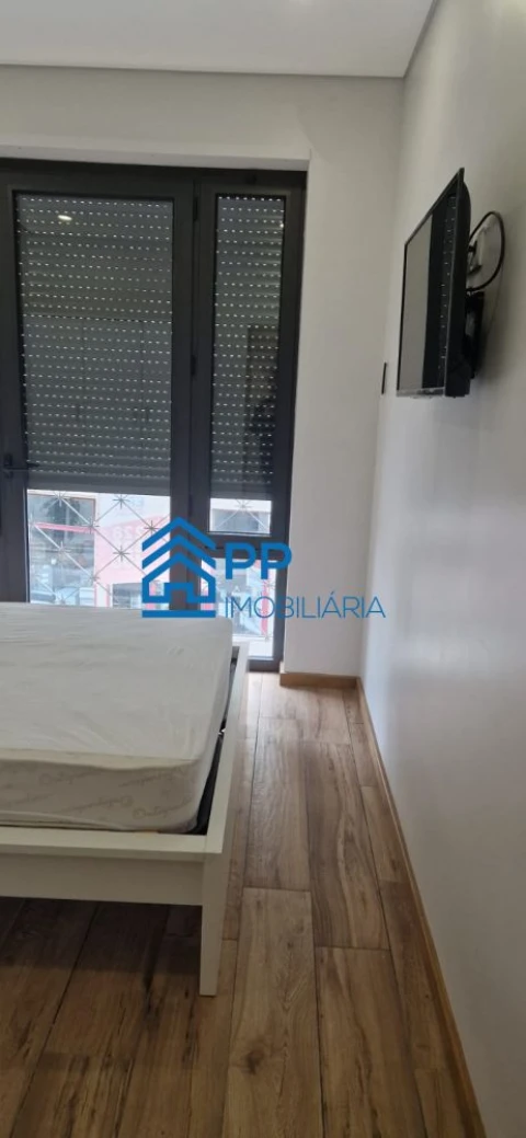 Moradia T6 para Venda em Paranhos