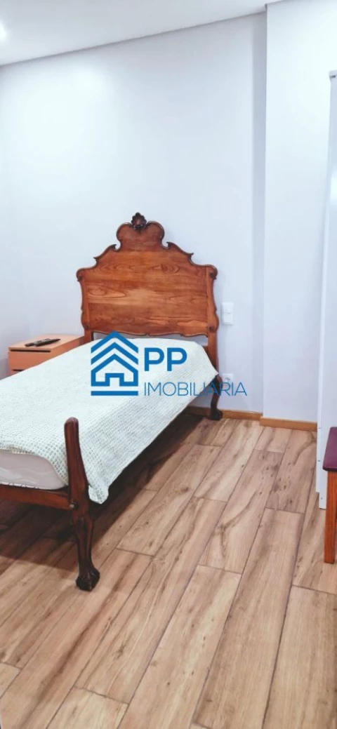 Moradia T6 para Venda em Paranhos